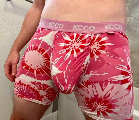 Does the color pink make my dick look fat?