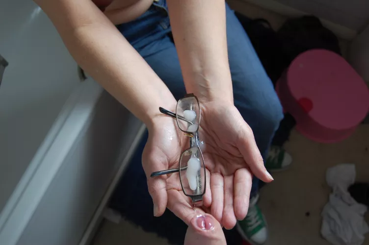 Does this count as cum on clothes