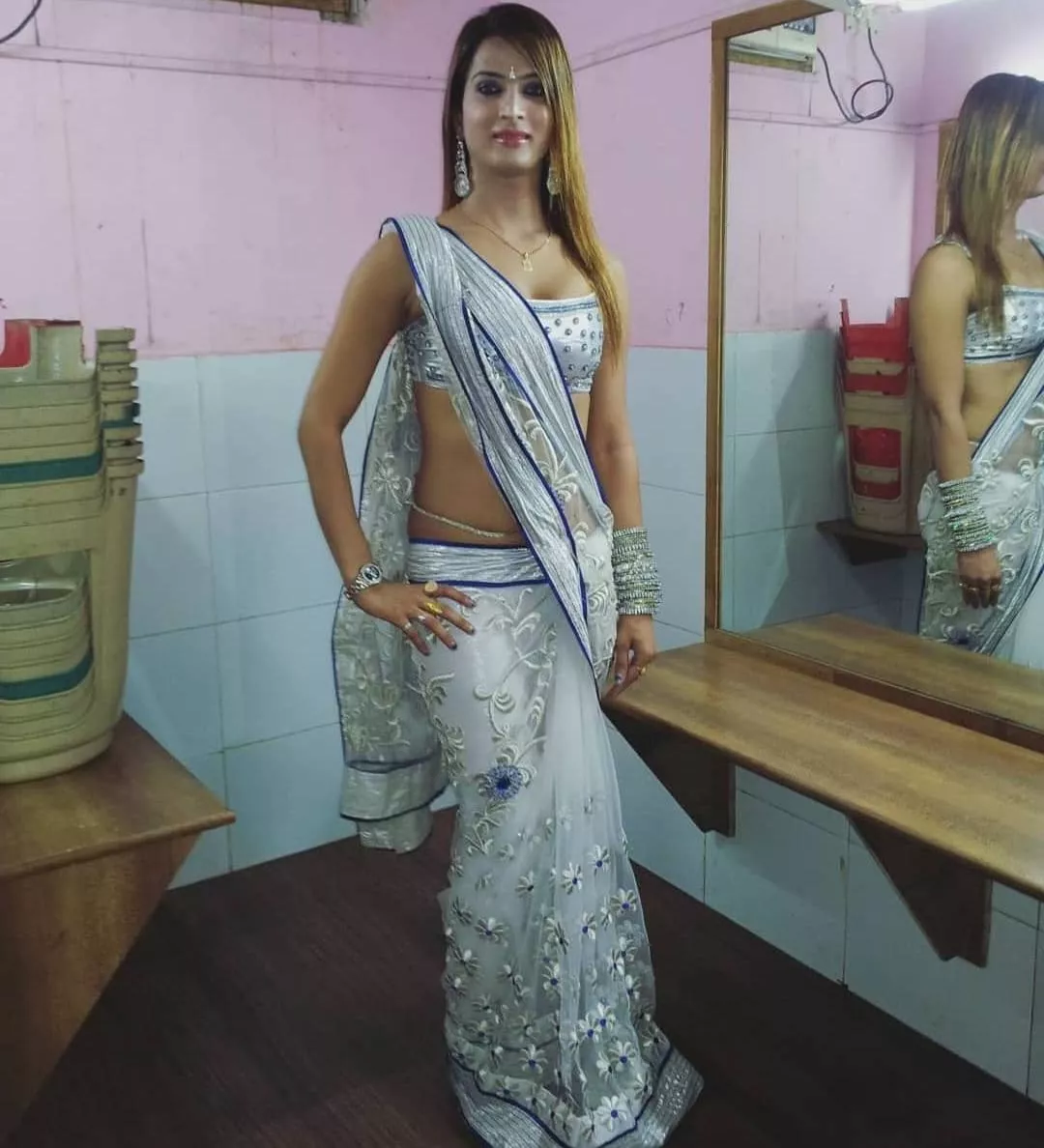 Dolled up and all ready to be the dumb sissy slut. So embarrassing to see what I'm turning into. 🙈 Hope my family doesn't find out.