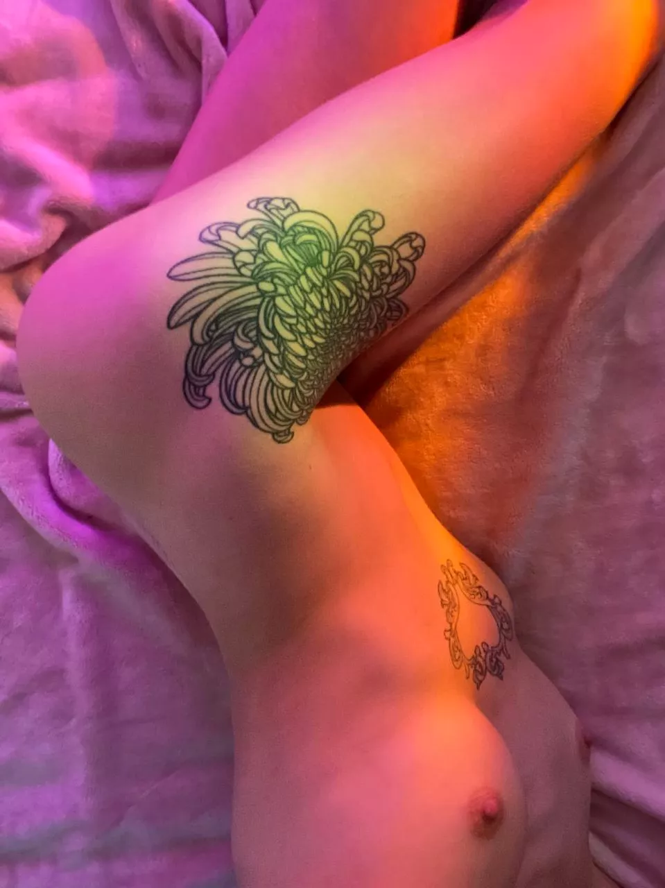 don’t mind me, just patiently waiting for you to get home from work | Dropped link in comments and in my profile