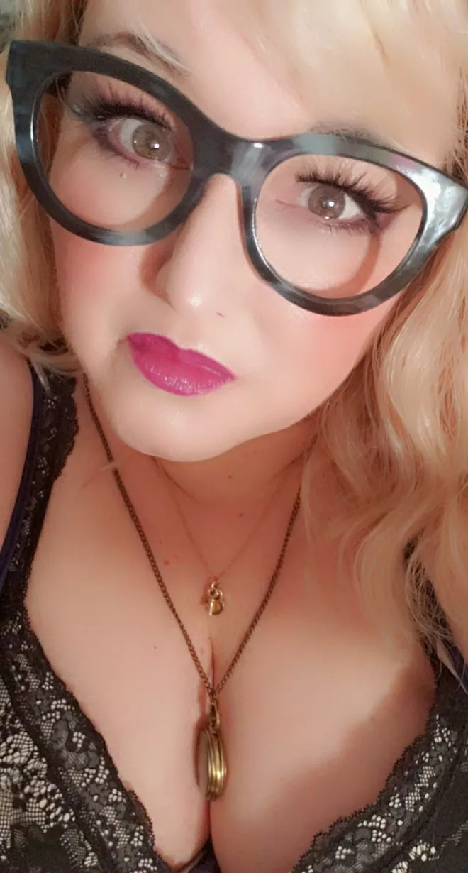 Don't think, just look into eyes and follow my voice and I'll handle the rest💋