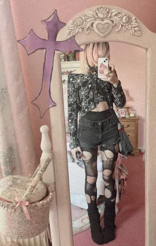 ♱ emo femboy ♱