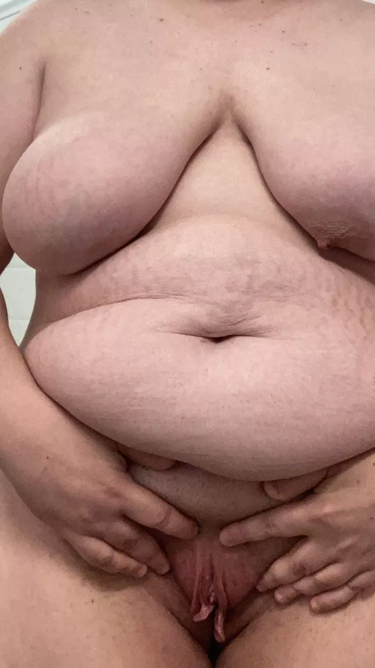 Even my pussylips are long and saggy