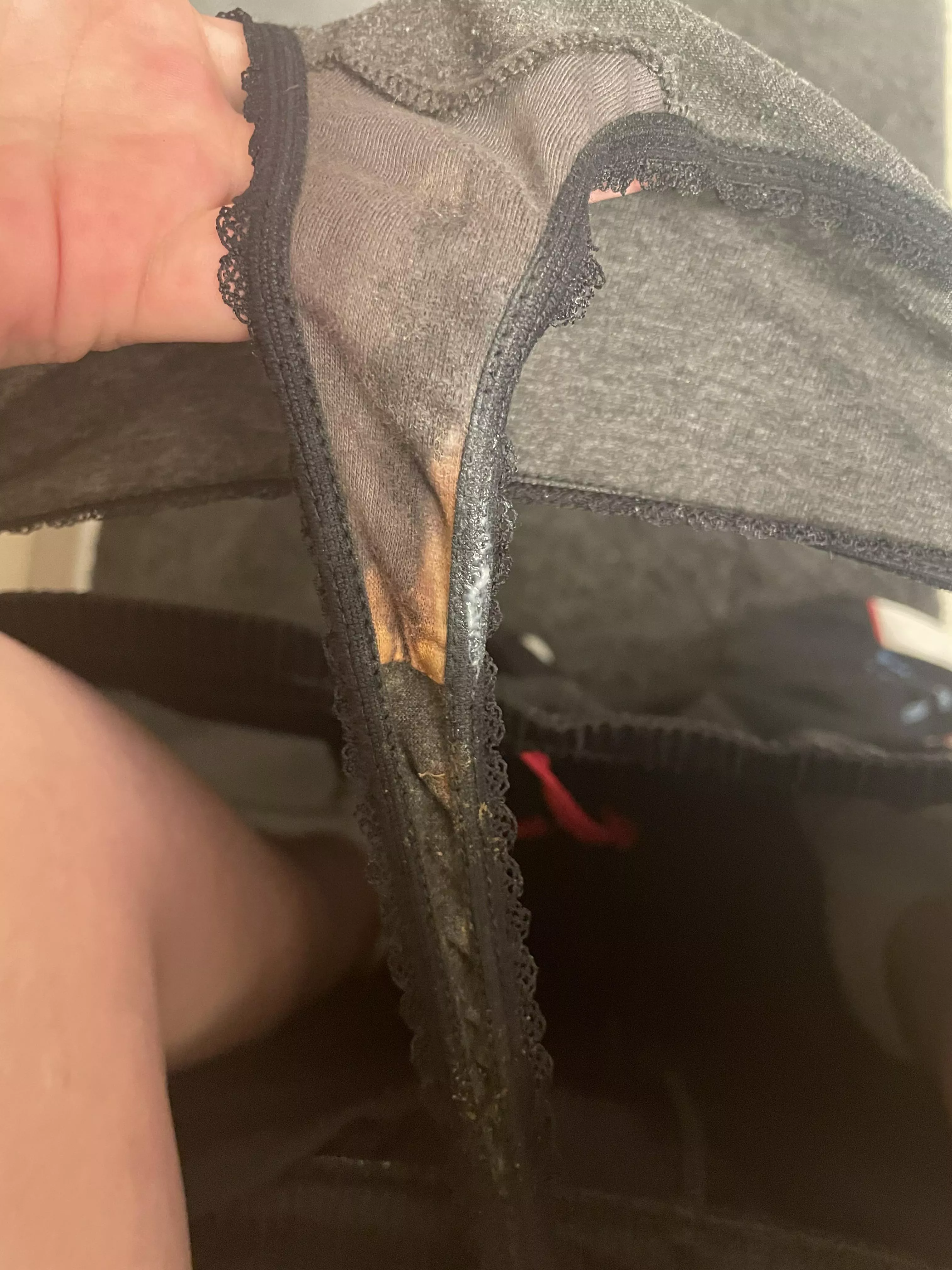 Even though they are dark grey you can still see the little skids 🤩