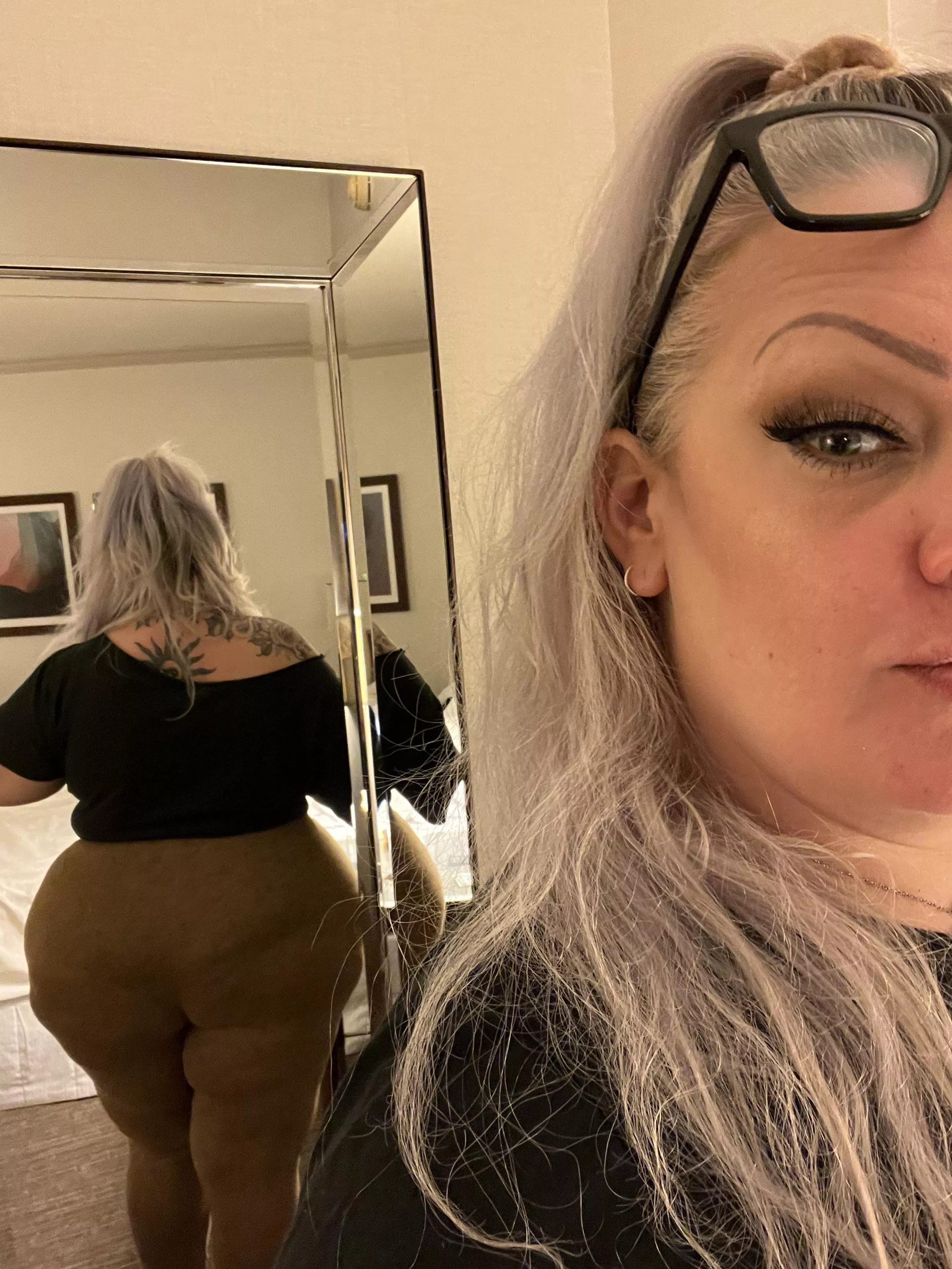 Even with clothes on, you can tell I’m built to fuck 😈