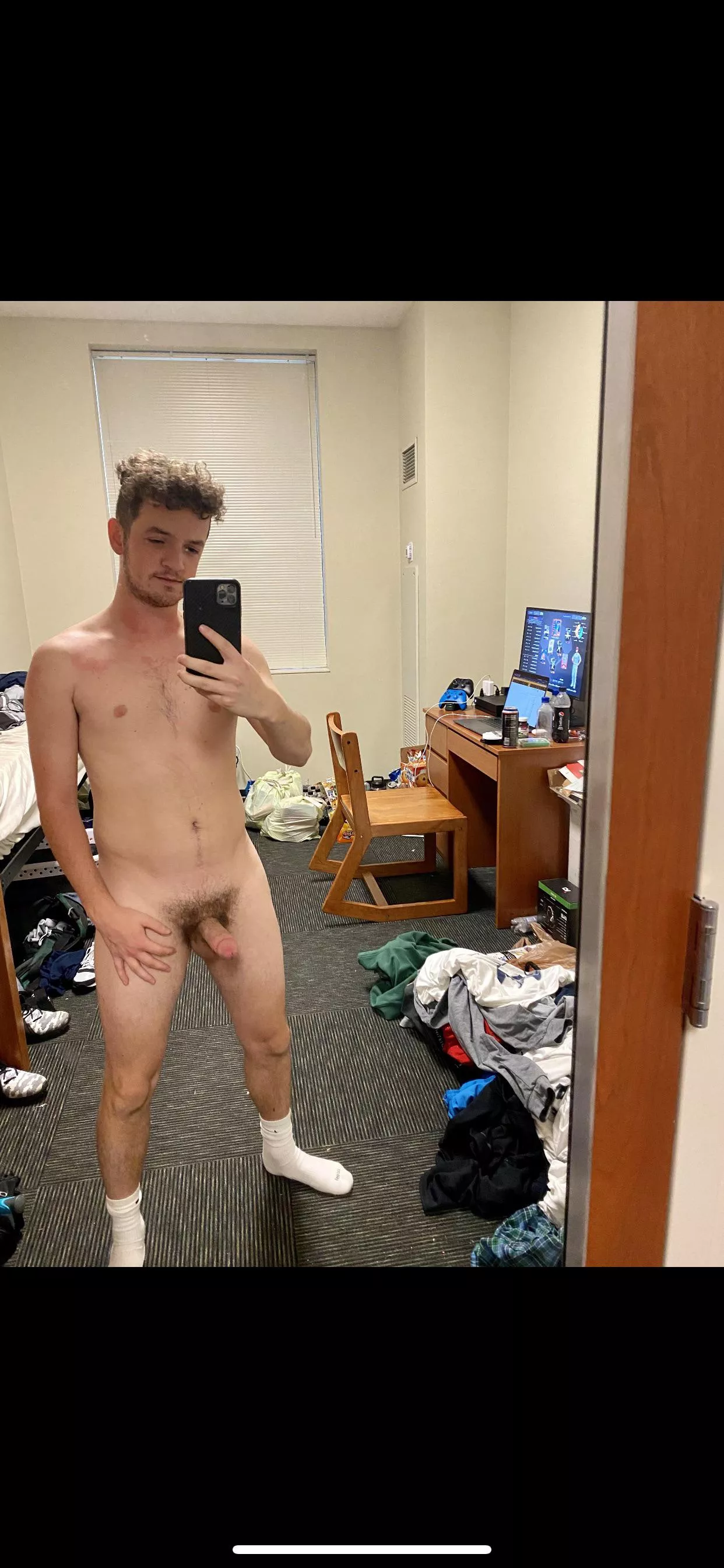 Ever since I came out as Bisexual I’ve been feeling so much more confident with my body and self image ☺️