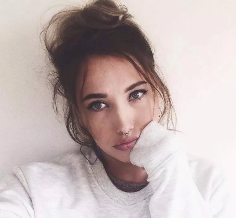 [F] 23 My name's Meggie