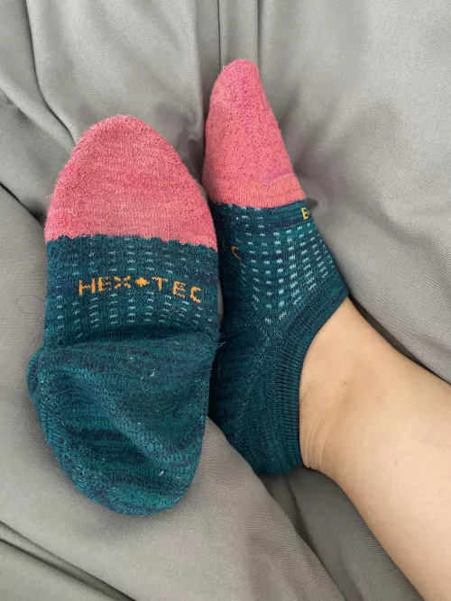 [f] good morning 🥰 went to the club wearing these, & woke up wearing ONLY these 😉