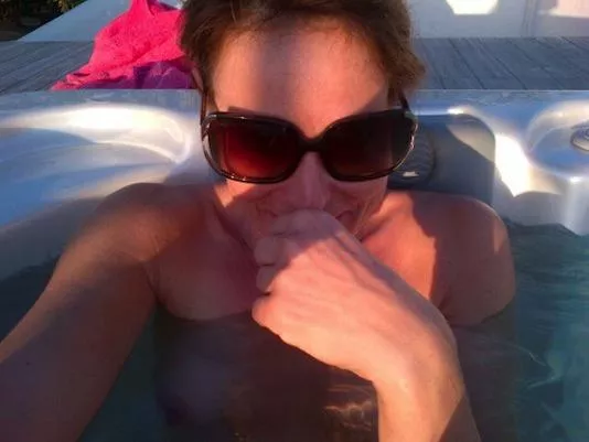 [F57] happy titty tuesday 😘