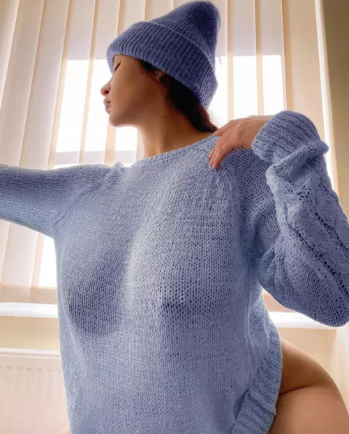 Failed attempt to hide those juicy pairs!