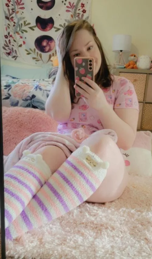 Favorite oneise and sockies 💜💗