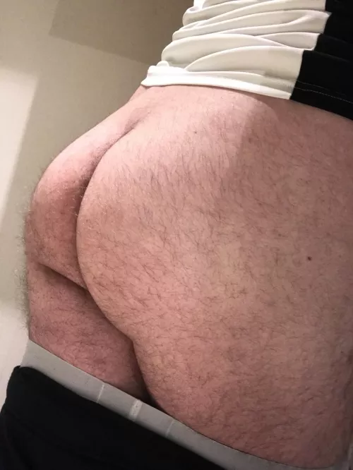 Feeling generous 🥰 tonight 🍑