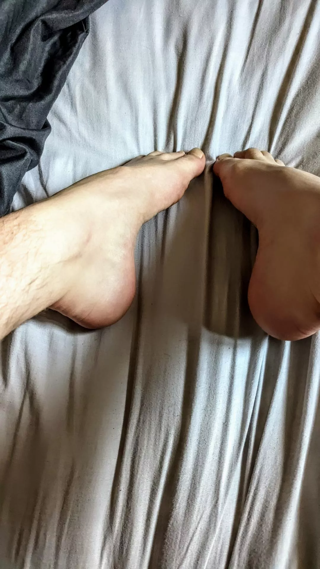 Feet wanted to say hi 🤭