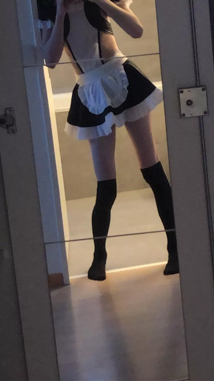 Femboy friday! Ask your femboy out today 🦋