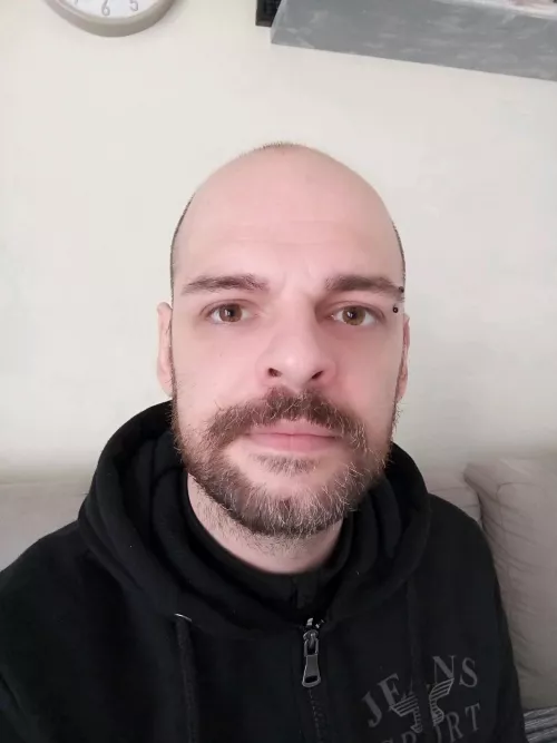 Finally a nice day outside. Feeling good and lucky to be here. Thought it'd be nice to share a bit of good energy. :)