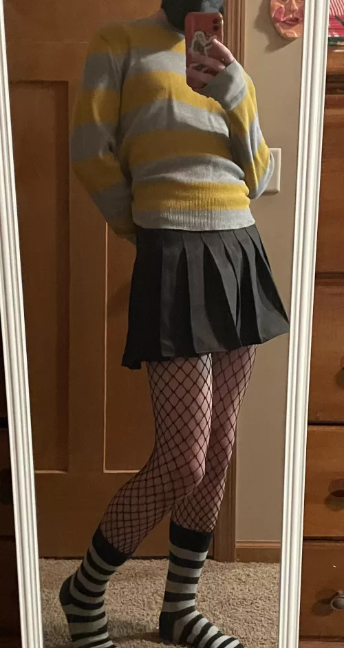 Finally got my hands on a proper skirt! I’ve never been so happy ☺️