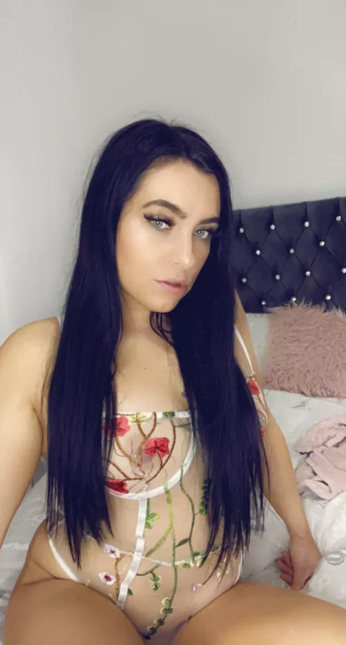 Find me on chaturbate xcrystalx91x 💜💜