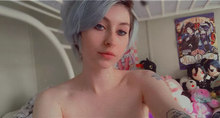 First post here🥺🖤