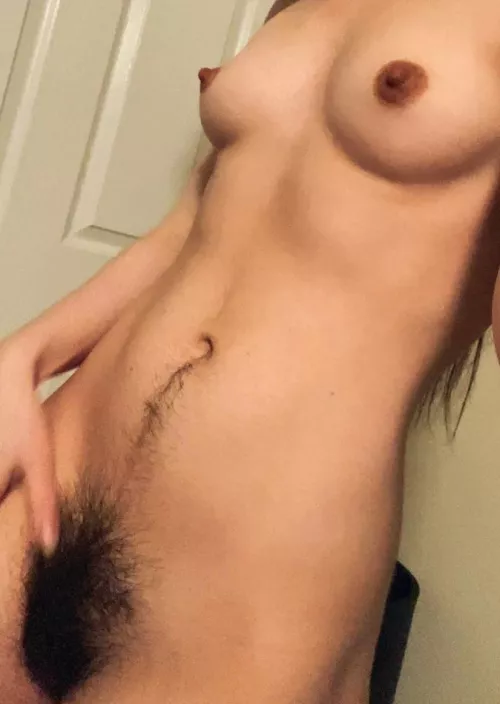 First time posting here. Wondering who here likes my body hair?