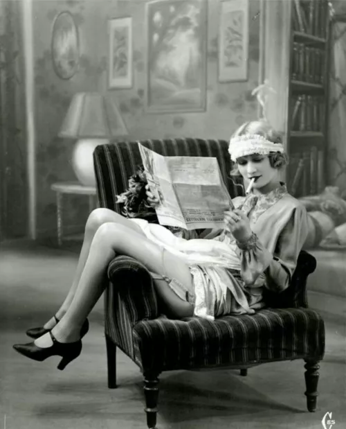 Flapper............smoking