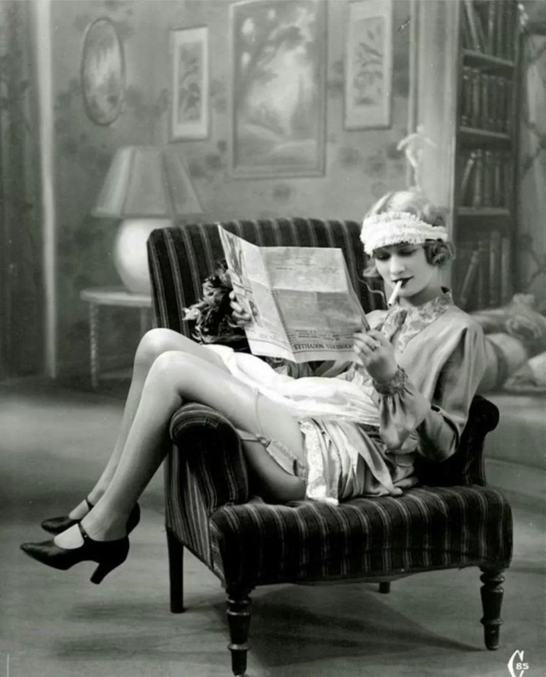 Flapper............smoking