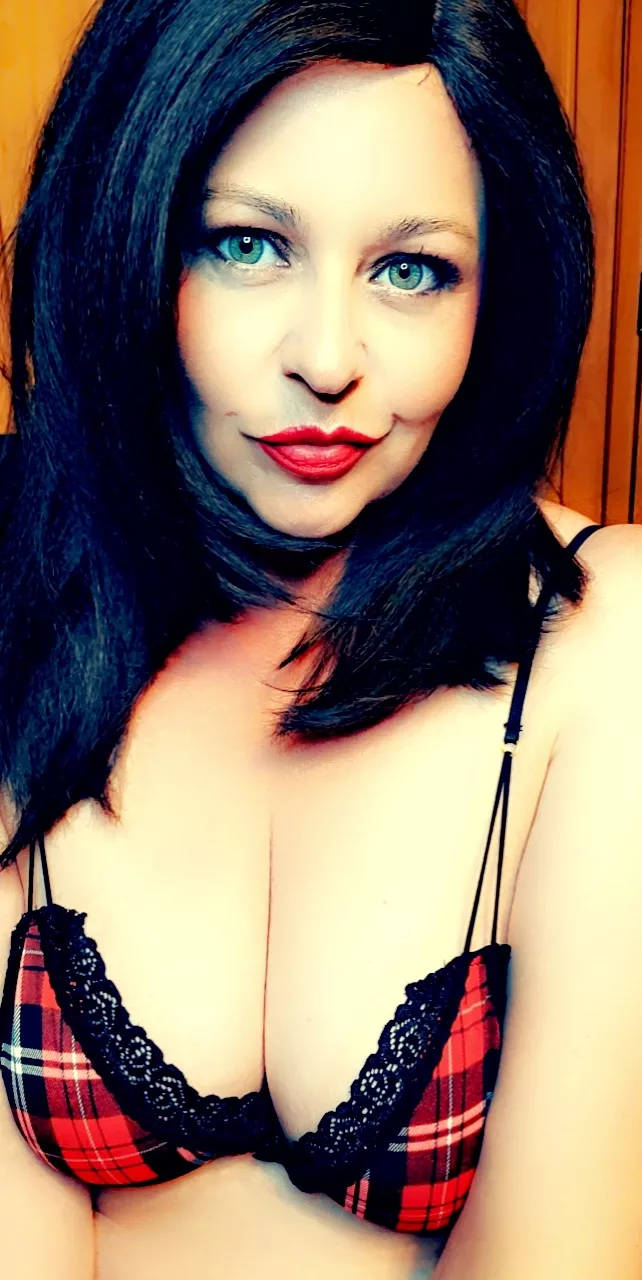 Free Subscription. Come have a little naughty fun with me ❤