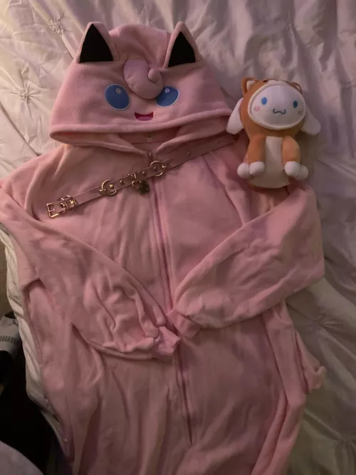 Friday night outfit pick, comfy and cute night 💝💕 do you think snuggles are in order??