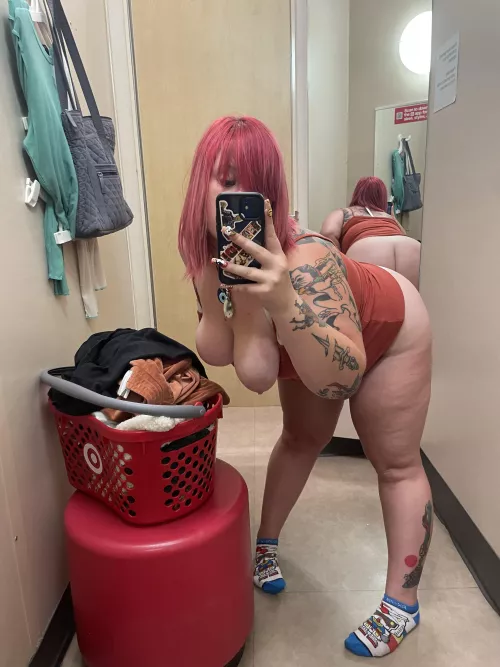 fuck me in the dressing room? 👀