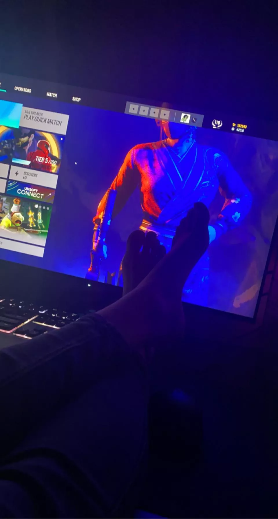 Gamer girl feet 😉