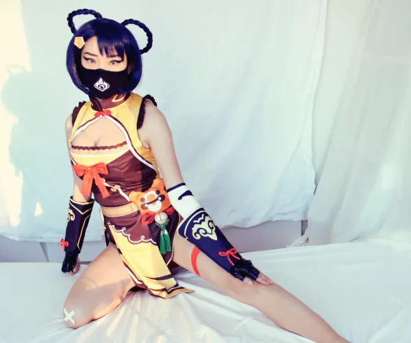 Genshin Impact Xiangling Cosplay by celinechats