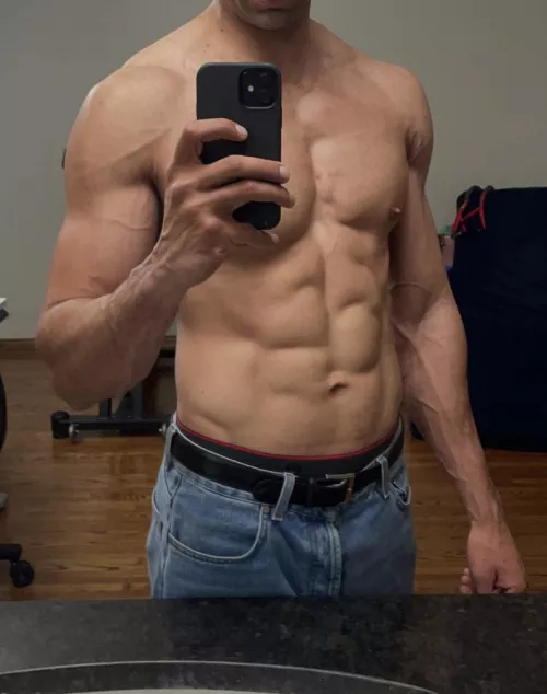 Getting ready for a workout 😏