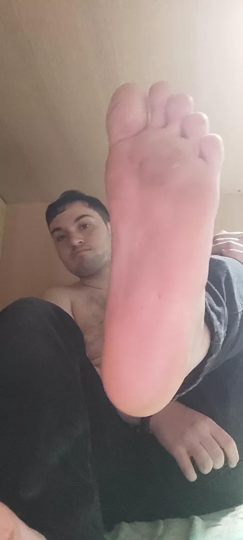 GIANT SWEATY SOLE 😁
