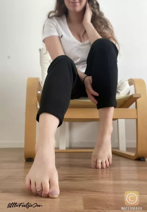 Give them a nice, wet kiss?💕