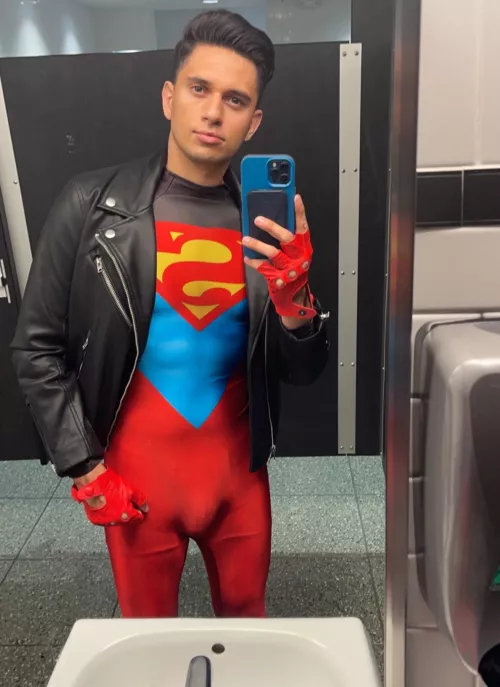 Giving latino 🇨🇴 Superboy. I sewed this costume myself! Should I make more?