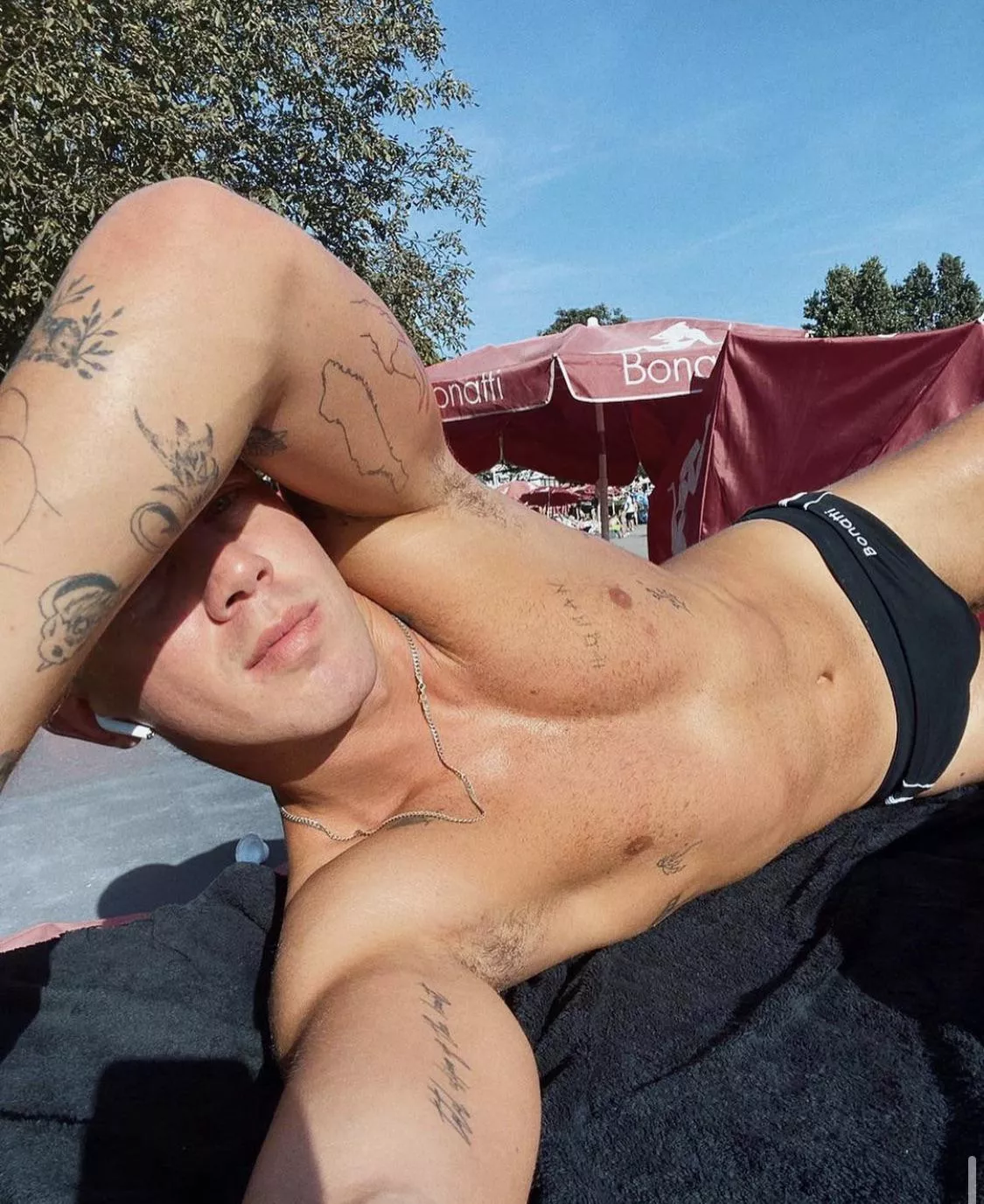 good evening and almost spring fellas 😈