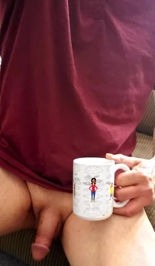 Good morning coffee lovers. Going to be a grand day for Some bbq burgers, going to prepare just as soon as Im done my coffee who's cumming🍔☕🥵😘