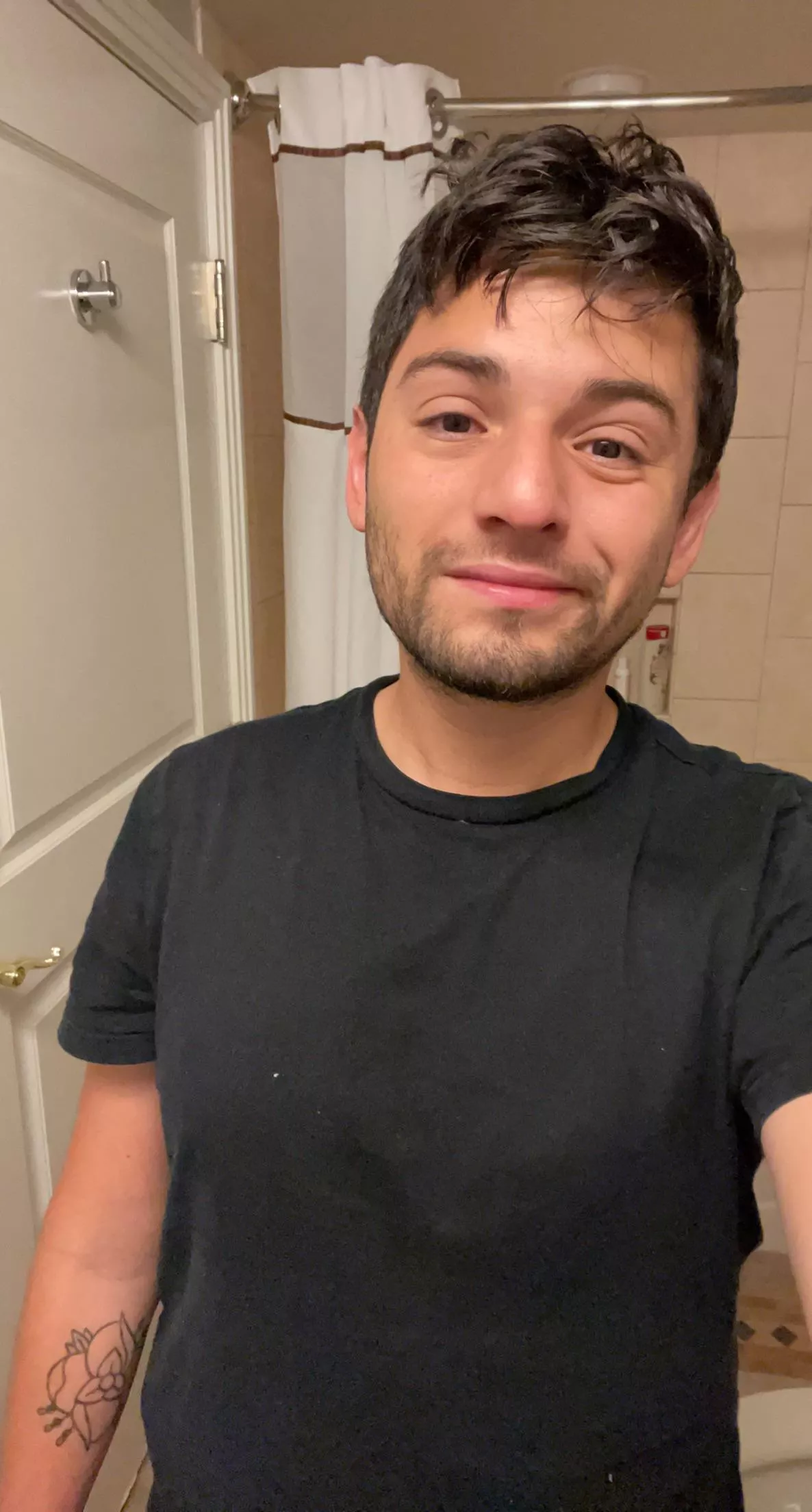 Good morning from Vegas! Excuse my tired my face 🙃. Hope you all are enjoying your weekend!