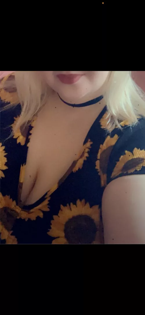 Good morning loves. Have a nice day 🌻