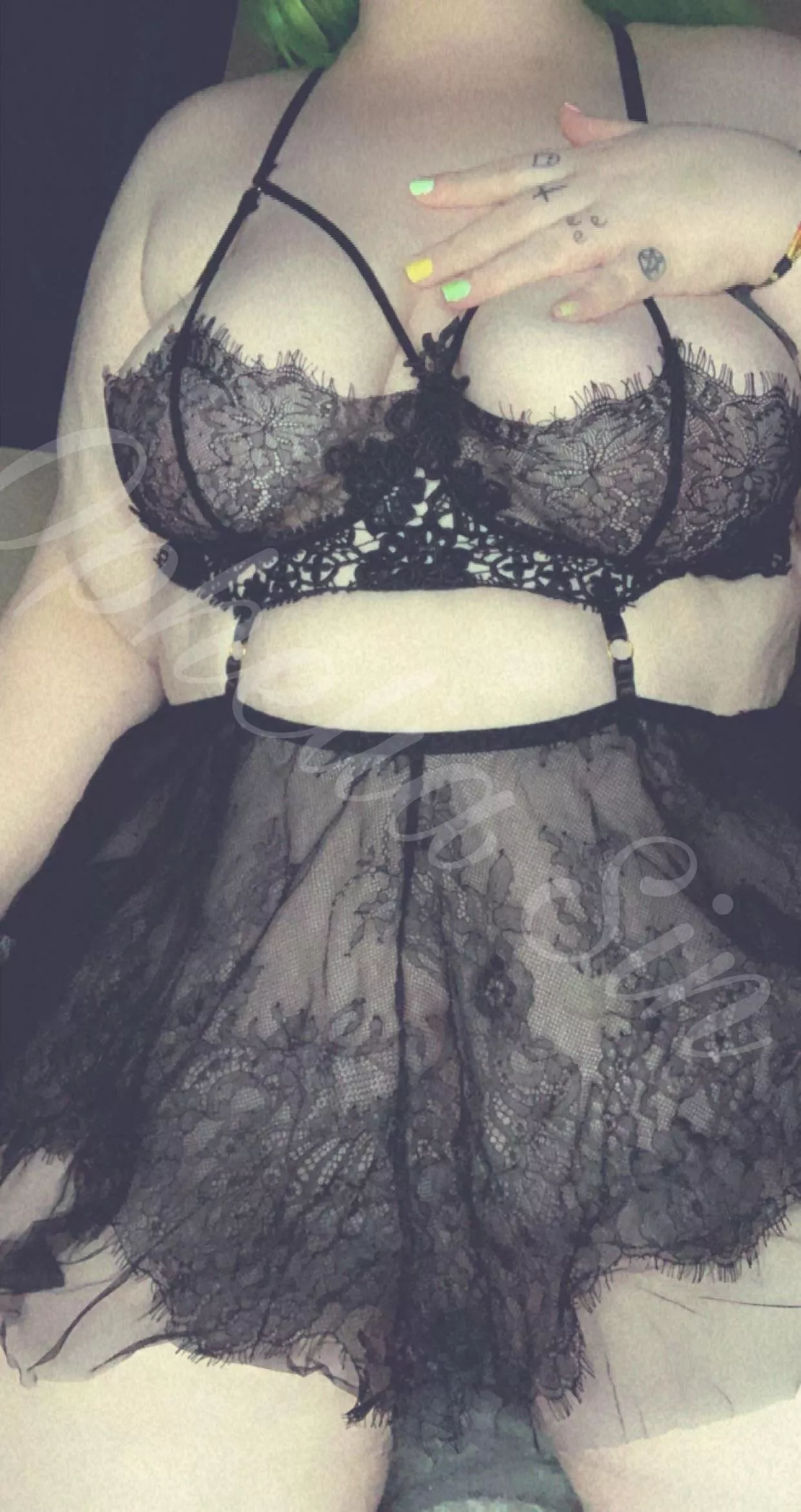 Goth girls need nerdy gamer bfs