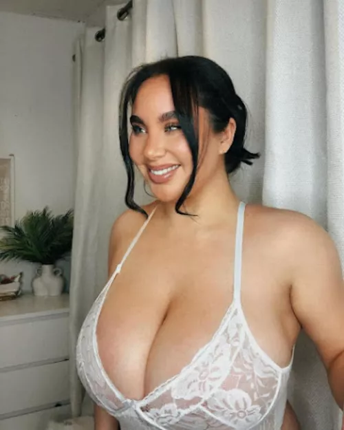 great boobs, sorry great smile 🤭