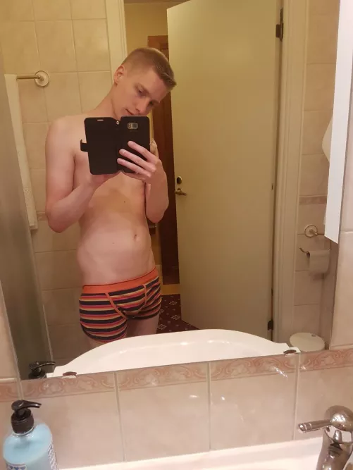 Hello! I'm from Sweden 😊