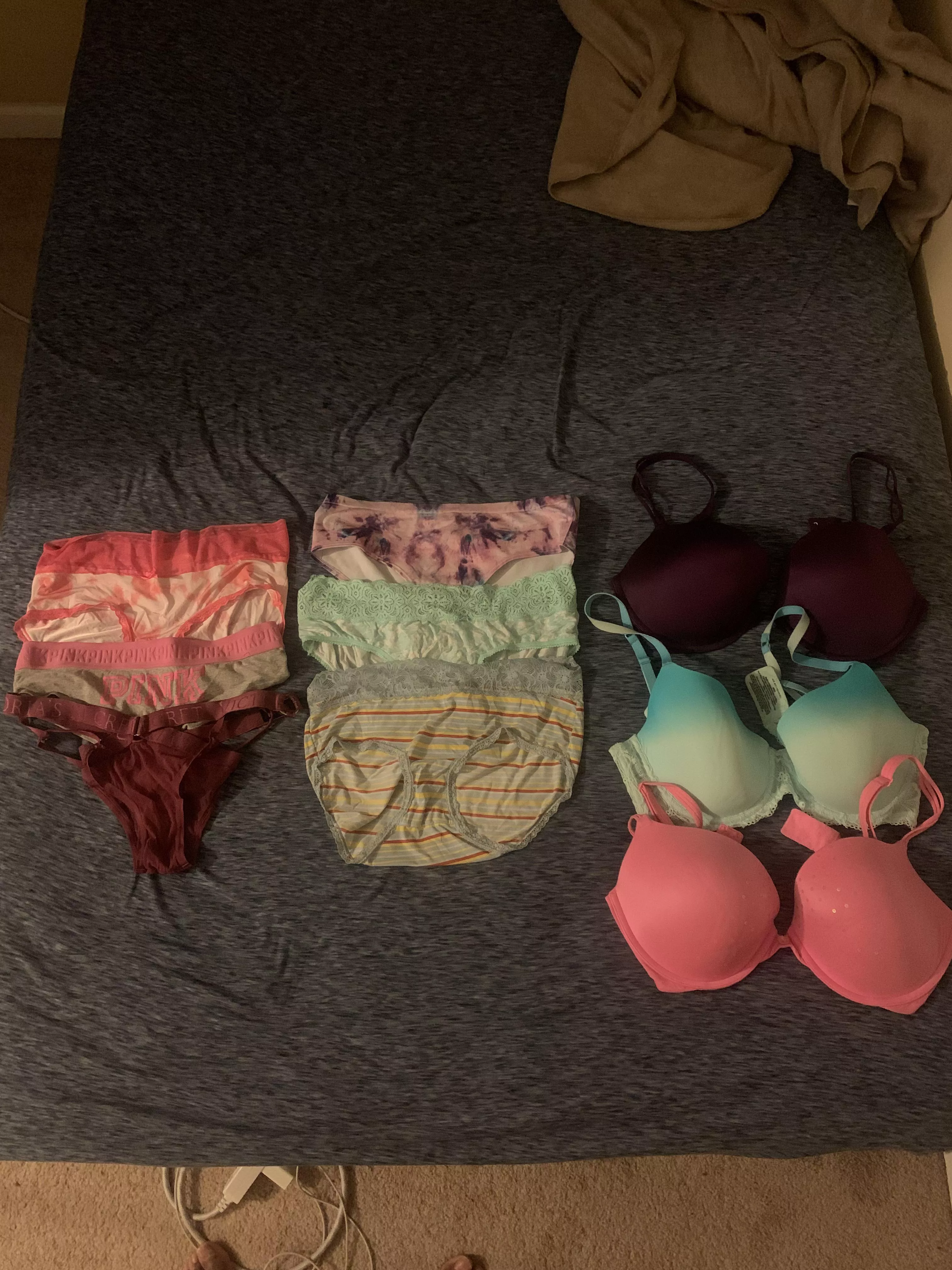 Help me choose what to wear tonight. DM your choices😋