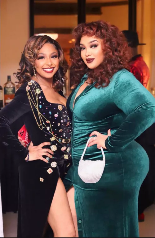 her dress' hugging like how i'm dreaming..