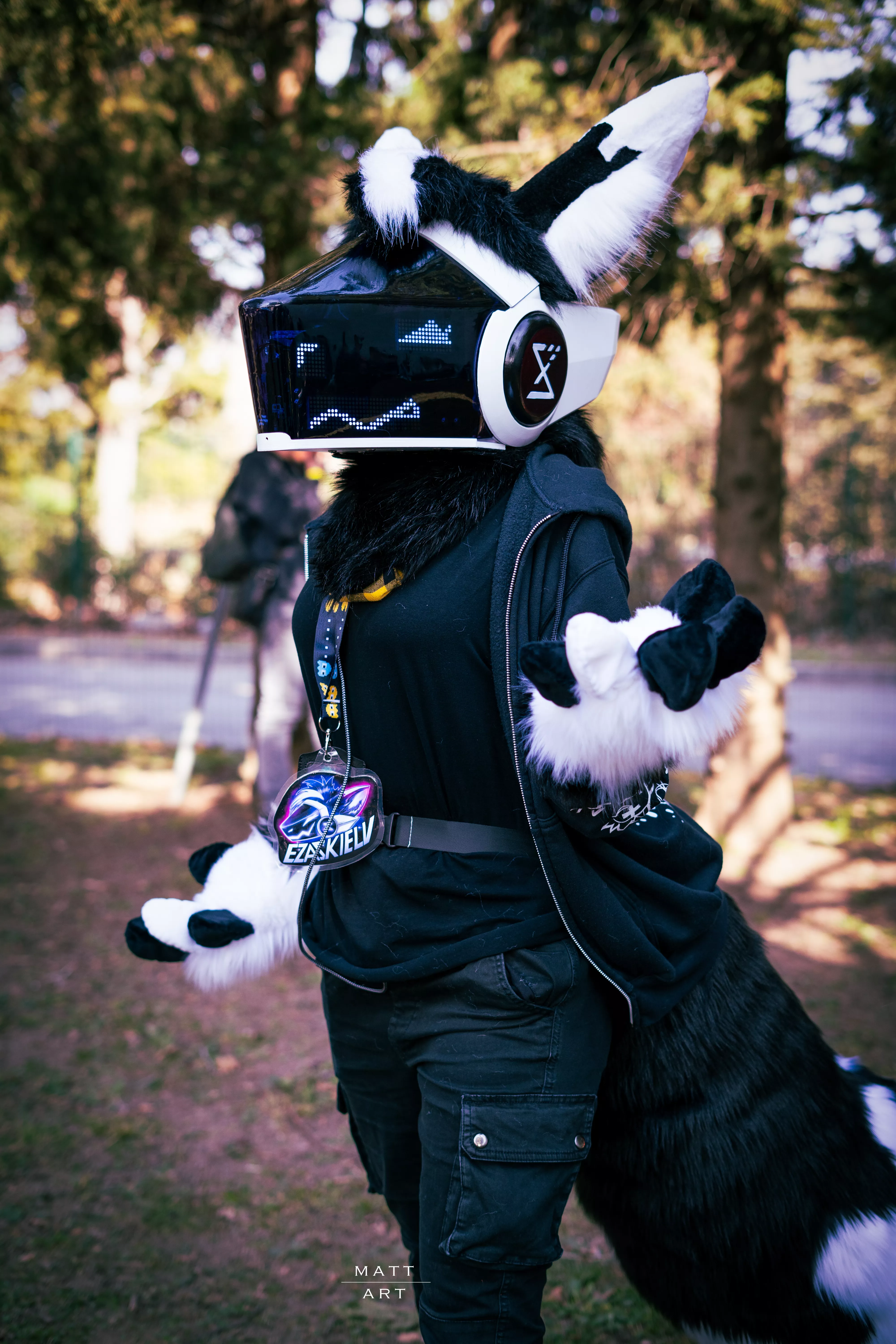 Here is a picture of me with my protogen fursuit at the Avignon Geek Expo in France ! I hope you all gonna like it !
