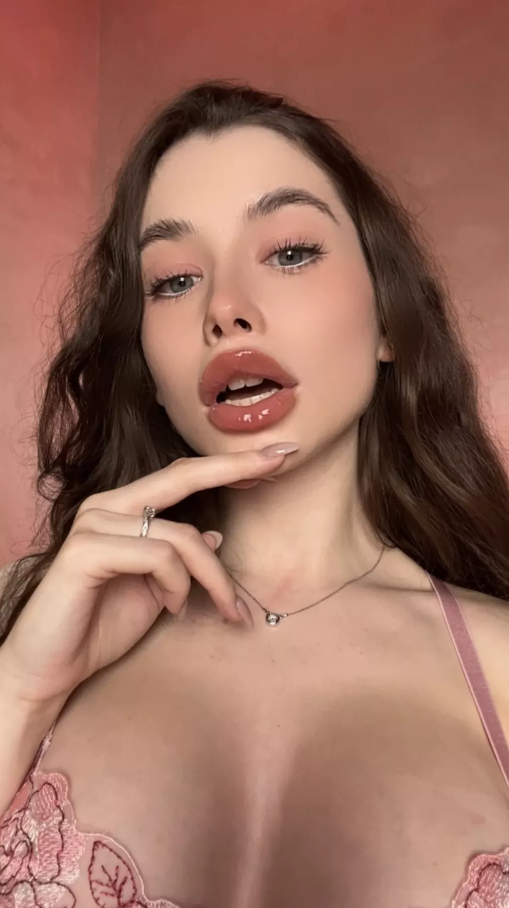 hey babe i would love to make you a CUSTOM VIDEO tell me what you would love and i'll give you a PRICE WITH DISCOUNT | My link down below