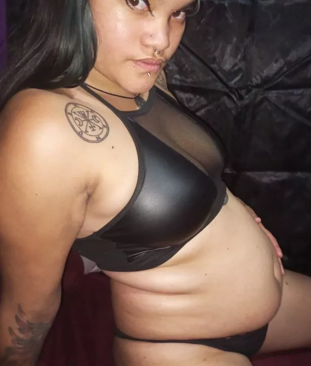 hey honey #Feedmeee🐽🐷 kik Lorenmournignstar