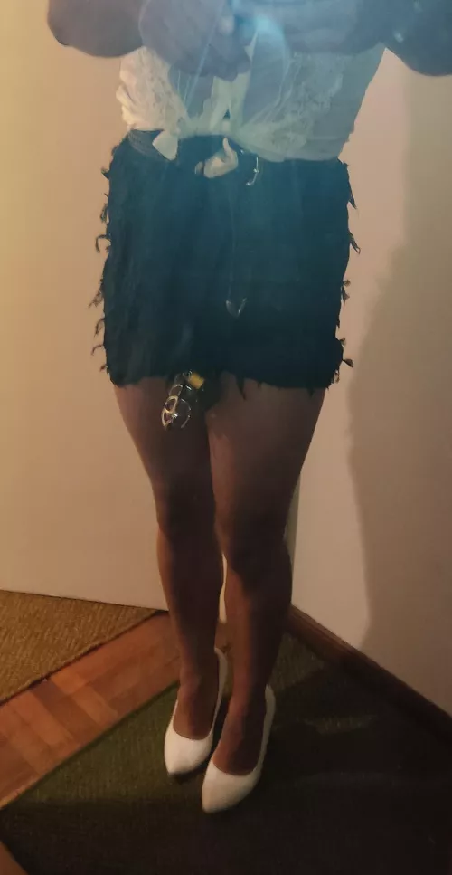 Hey just dropped to say hi, yes this chastity cage feels big.