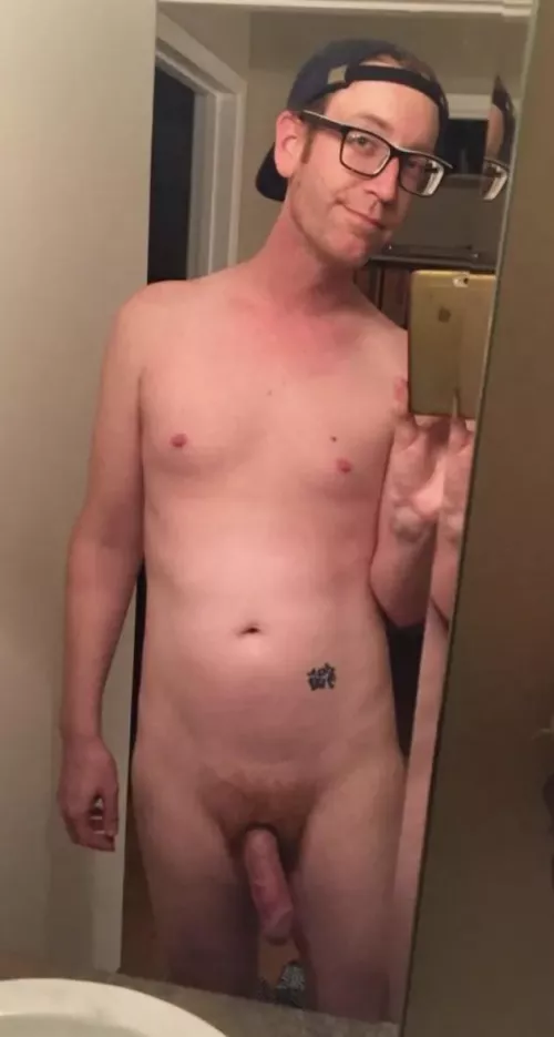 Heya, I’m in Oakland and have a big tv and a long couch ;).