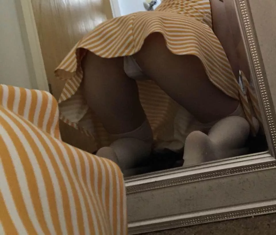 Hi😇 I’m 18 and female😇 new to onlyfans to😇 subscribe now it’s free😇 I’m still a virgin tho so nothing hardcore pls 😇 link in the comments 😇