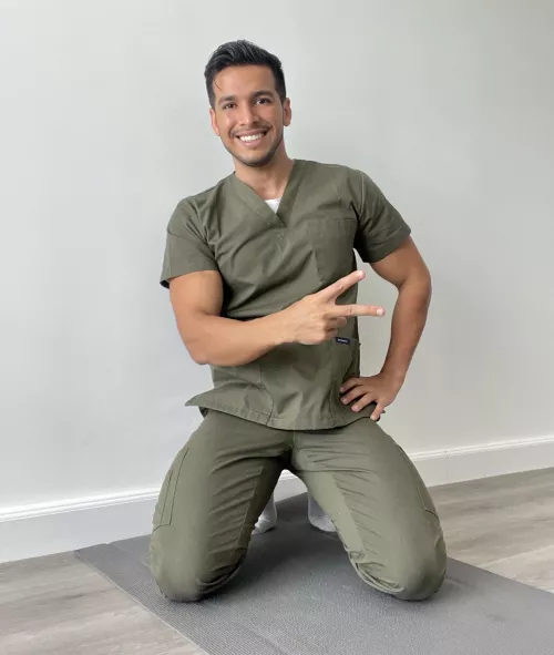 Hi. I’m Andres, Physical therapist.